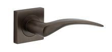 Load image into Gallery viewer, Oxford Lever on Sq Rose