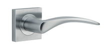 Load image into Gallery viewer, Oxford Lever on Sq Rose