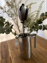 Load image into Gallery viewer, Frogman Art Metal Flower