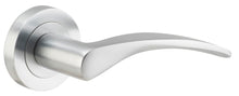Load image into Gallery viewer, Oxford Lever on Round Rose